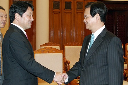  Thủ tướng Nguyễn Tấn Dũng tiếp Bộ trưởng Quốc phòng Nhật Bản - ảnh 1